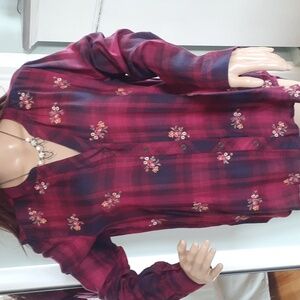 Democracy Burgundy Plaid Floral Embroidered V Neck Button Down Blouse  Sz M
